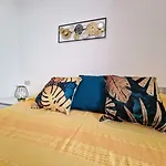 Apartamento Welcoming Flat With Private Garden-beahost