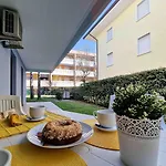 Apartamento Welcoming Flat With Private Garden-beahost