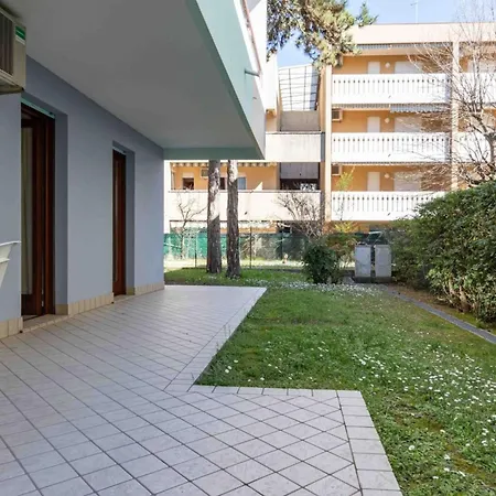Apartamento Welcoming Flat With Private Garden-beahost