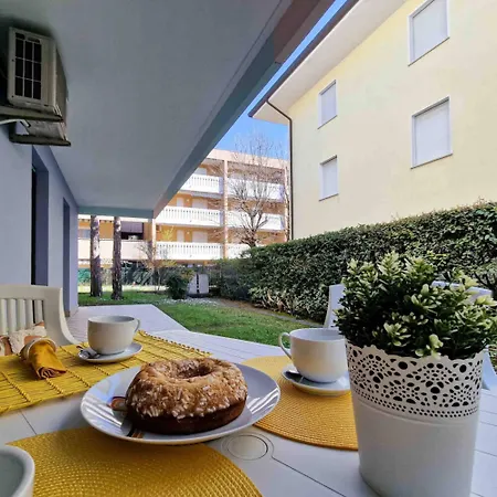 Welcoming Flat Just A Short Walk From The Sea Apartment *