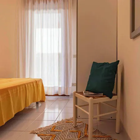 Welcoming Flat Just A Short Walk From The Sea Apartment